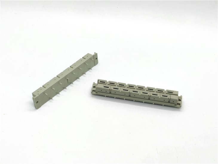 DIN41612 Konnetturi tat-tip femminili vertikali